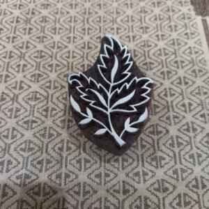 A  Leaves with leaves pottery stamp ceramic mould scrapbooking tjap batik printing floral carved stamps.