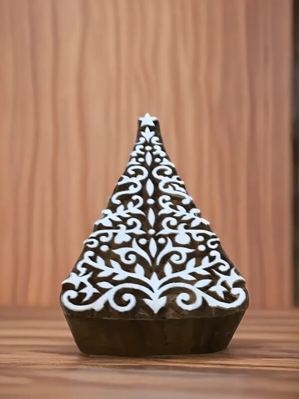 Leafy Christmas Tree - Image 2