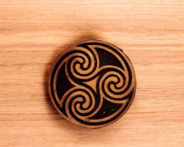 Simple Encircled Triskelia Celtic Knot Woodcut Stamp for Wood Block
